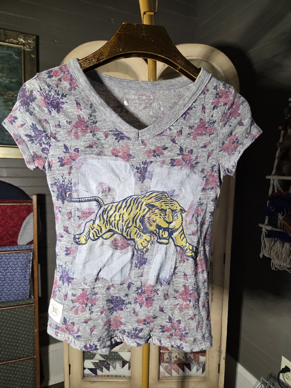 Mossimo Supply Co. Girls Gray Floral Tee with Yellow Tiger Graphic
